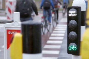 Read more about the article Ciclistas têm semáforo verde quando chove em Roterdão