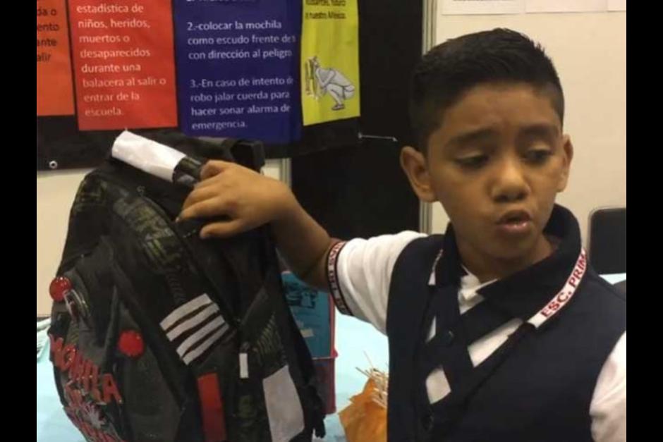 Read more about the article Menino de 11 anos criou uma mochila à prova de bala